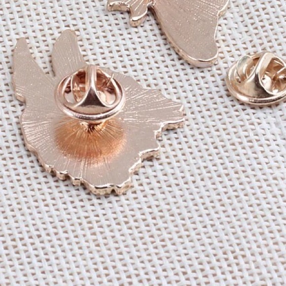 NWT Bird Crow Black Gold Enamel Pin Brooch - Picture 2 of 2